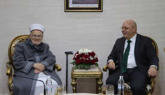 الجزائر تؤكد موقفها الثابت في دعم القضية الفلسطينية خلال استقبال الشيخ عكرمة صبري