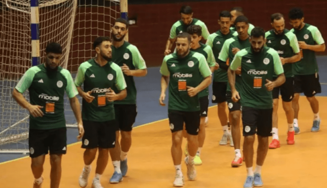“الفاف” تكشف قائمة لاعبي المنتخب الوطني داخل القاعة المعنيين بالتربص المقبل