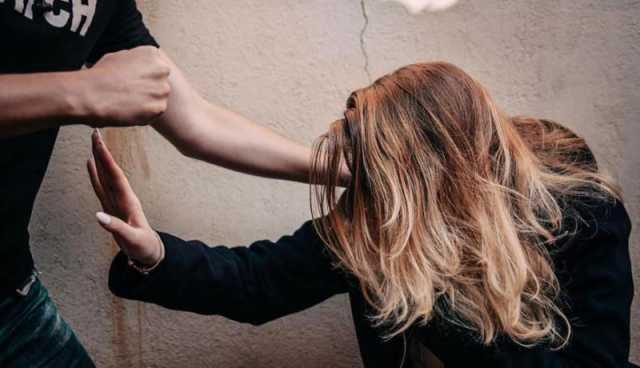 إطلاق رقم أخضر للتبليغ عن حالات العنف ضد المرأة