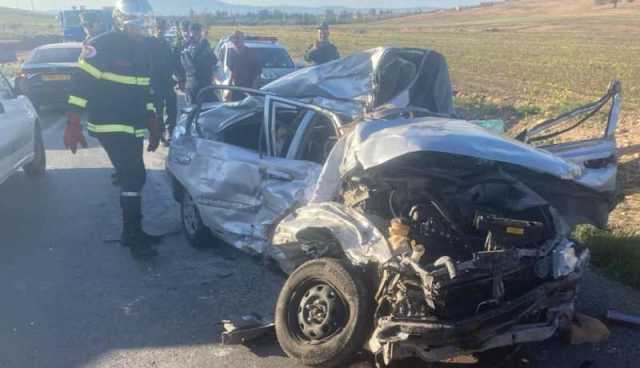 سيدي بلعباس.. قتيلان وجريحان في تصادم تسلسلي لشاحنتين وسيارتين
