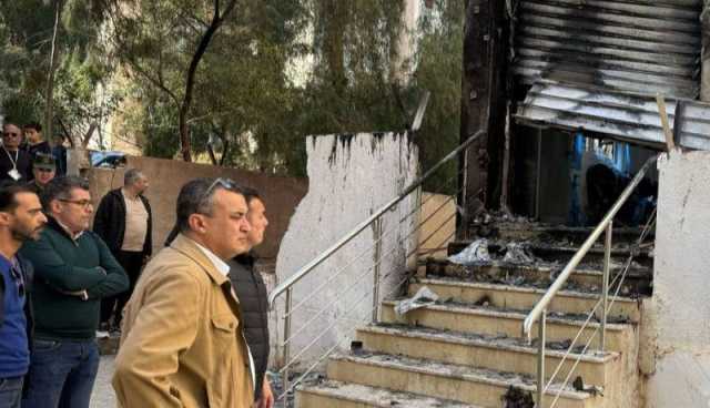 وزيرا البريد والعمل يعاينان الأضرار التي خلفها حريق المركز التقني لاتصالات الجزائر بأولاد فايت