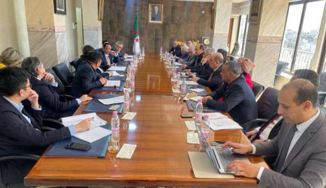 الحديد والصلب محور تباحث وزير الصناعة مع مجمع “ليون الماليزي”