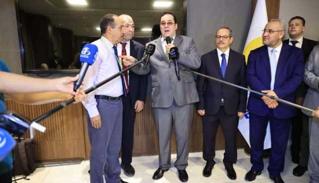 وزير الاتصال يحذر من مغبة الوقوع في الأخبار المغلوطة التي تغذيها الإشاعات