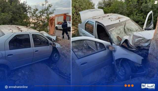 مستغانم.. قتيل وجريحان في انحراف سيارة واصطدامها بشجرة