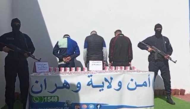 وهران.. الايقاع بشبكة متاجرة بالمهلوسات وحجز 1875 قرص صاروخ