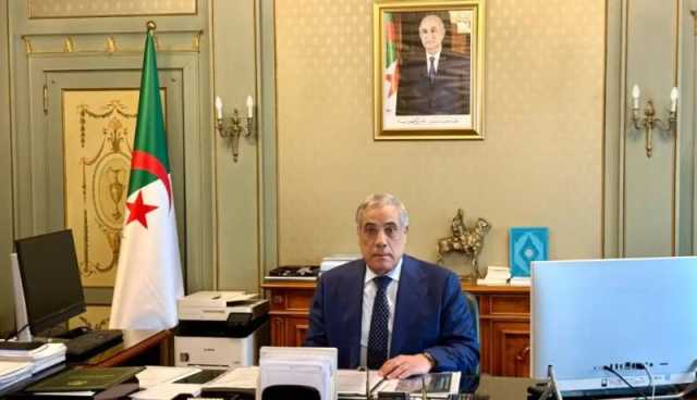 الوزير الأول يترأس إجتماعا للحكومة