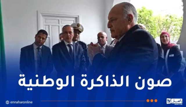 عطاف يرفع الستار عن لوحة تذكارية بمقر القنصلية الجزائرية العامة بتونس