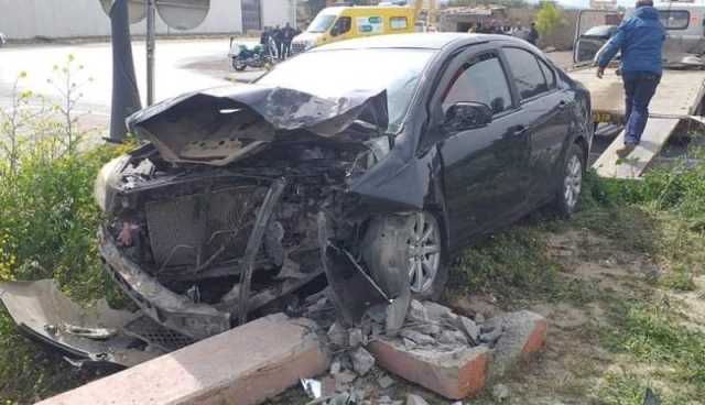 سكيكدة.. قتيل وجريحان في انحراف سيارة واصطداهما بعمود إنارة