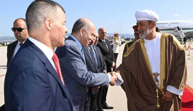 سلطان عُمان يترحم على أرواح شهداء الثورة التحريرية بمقام الشهيد