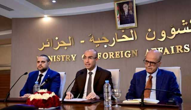 شايب يشرف على اليوم التكويني لفائدة أعضاء الوفد القنصلي المكلف بتأطير موسم الحج