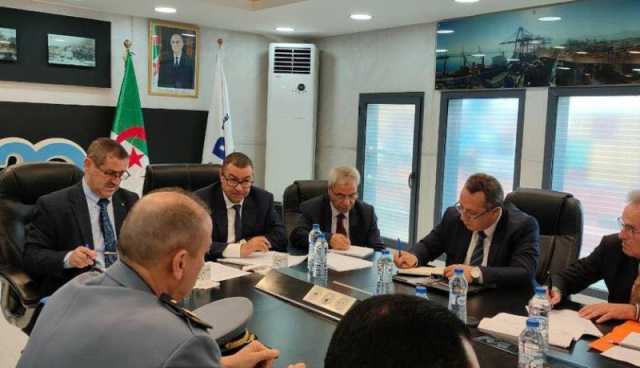 المدير العام للجمارك ووزير النقل يترأسان اجتماع عمل بميناء بجاية