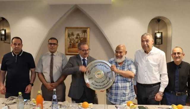 بالصور.. والي ورقلة يقيم مأدبة غداء على شرف لاعبي مستقبل الرويسات