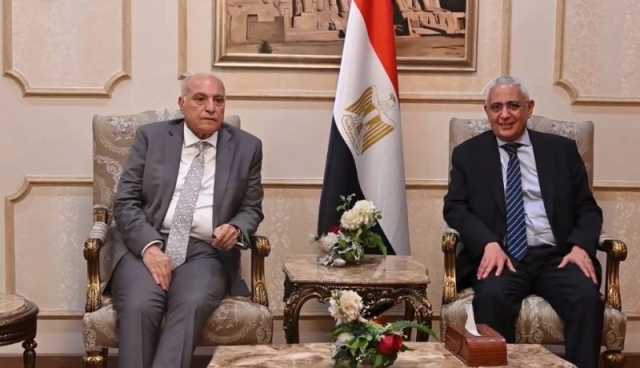 عطاف في القاهرة للمشاركة في الاجتماع الوزاري لدول الجوار بشأن الأزمة في ليبيا