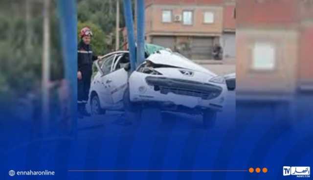 سكيكدة.. قتيل وجريحان في انحراف سيارة واصطداهما بعمود إنارة