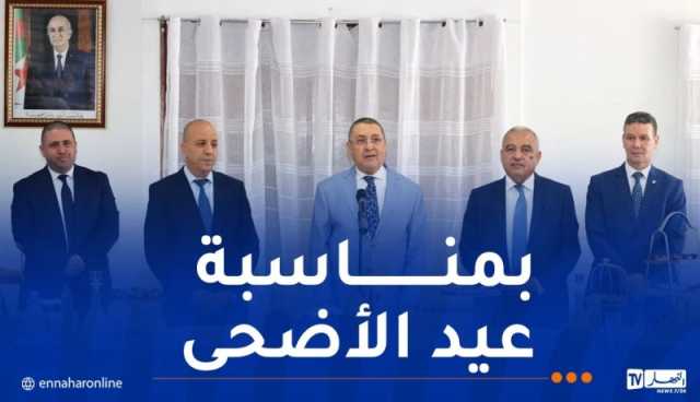 وزير الداخلية يهنئ منتسبي القطاع ويشيد بمجهوداتهم