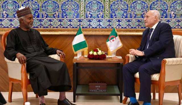 عطاف يستقبل وزير الشؤون الخارجية لجمهورية نيجيريا الاتحادية
