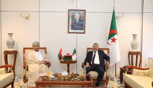 الجزائر وسلطنة عمان يدرسان سبل تعزيز التعاون بمجال النقل