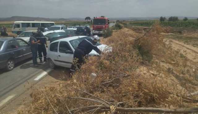 سيدي بلعباس.. 11 جريحا في اصطدام بين سيارة وحافلة   
