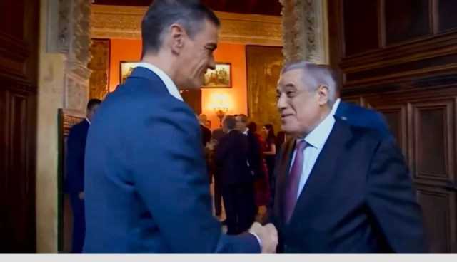 الوزير الأول يلتقي رئيس الحكومة الإسبانية.. هذا مادار بينهما