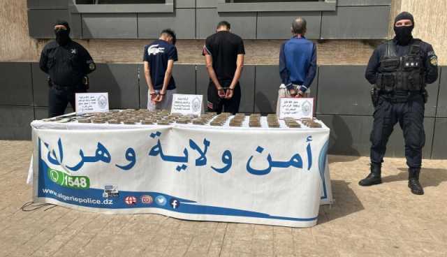 وهران.. ايداع 3 أشخاص وحجز قرابة 10 كلغ من المخدرات