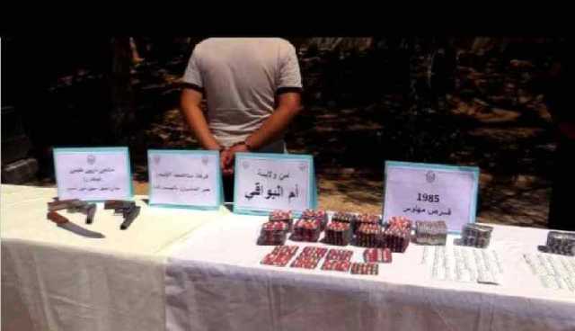 أم البواقي: توقيف شخص وحجز ما يفوق 1900 حبة “صاروخ” وأسلحة بيضاء محظورة