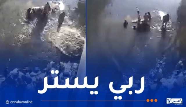 بالفيديو .. سقوط حافلة لنقل المسافرين بواد الحراش في العاصمة