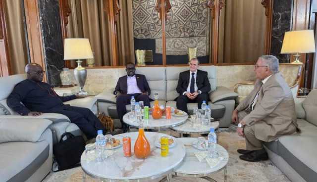 وزيرا الخارجية والتجارة الروانديان في الجزائر