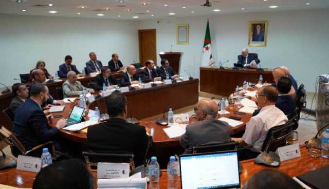 وزير الصناعة يؤكد على تسريع رقمنة مجمع “ديفاندوس” وعصرنته لدعم الاقتصاد الوطني