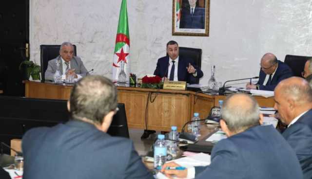 تعليمات لتعزيز جهود تحسين خدمات النقل بالسكك الحديدية ومواكبة النقل البحري للسلع والبضائع