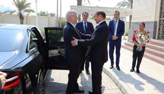 بالصور.. ناصري يزور مقر سفارة الجزائر بالعاصمة القطرية الدوحة