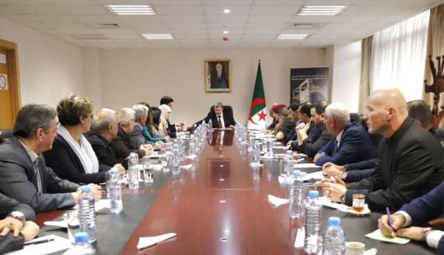 وزير الاتصال يلتقي عددا من مدراء الجرائد الخاصة