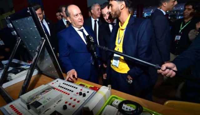 الوزير الأول يتفقد المعرض الوطني للمهن ويؤكد دعم الدولة لترقية الكفاءات الوطنية