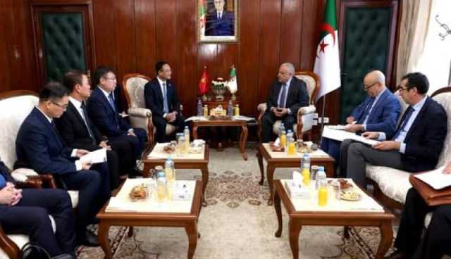 الجزائر وفيتنام تبحثان تعزيز التعاون الأمني ومكافحة الجريمة المنظمة