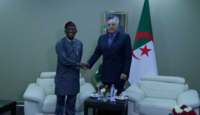 عطاف يستقبل مفوض الاتحاد الإفريقي ويؤكد دعم الجزائر للسلم والأمن