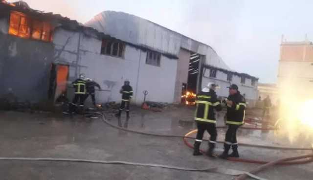 قسنطينة.. حريق مستودع لتخزين حبيبات البوليمار بالمنطقة الصناعية ابن باديس