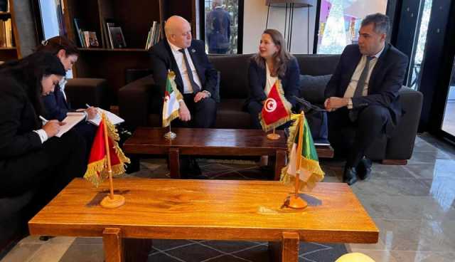 وزير الصناعة يجري محادثات ثنائية مع نظيرته التونسية 