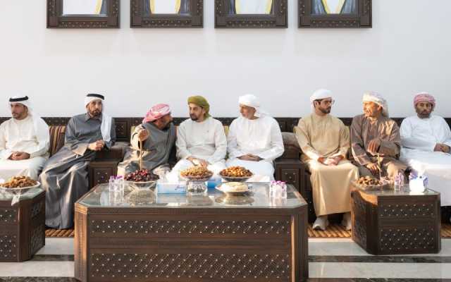 حمدان بن زايد يقدم واجب العزاء في وفاة محمد أحمد المرر بمدينة زايد