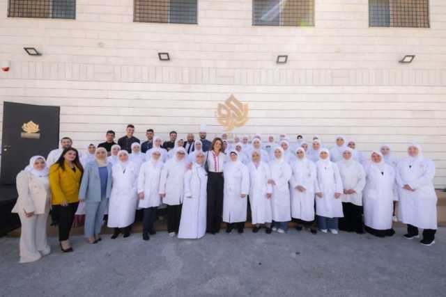 الملكة تفتتح مقر التوسعة الجديد لمطبخ الكرمة الإنتاجي في الياسمين