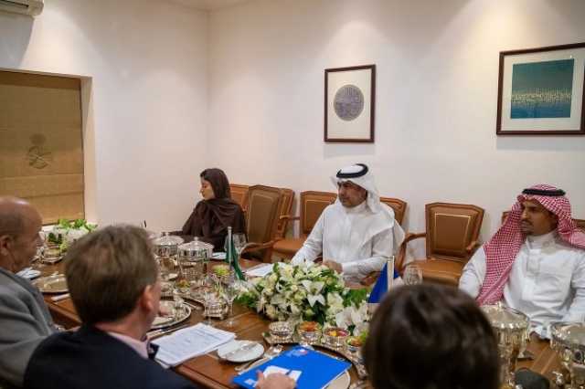 «العلولا» يلتقي مبعوث الرئيس الفرنسي للبنان بوزارة الخارجية
