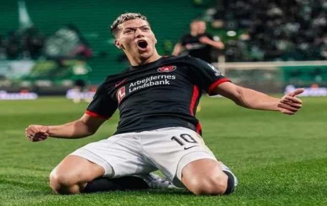 - إمام عاشور يهنئ لاعبي الأهلي بعد الفوز على الزمالك في القمة