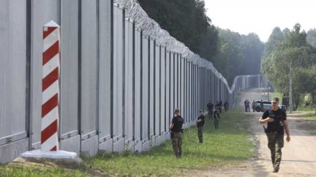 يورونيوز : بولندا تعزّز حدودها الشرقية في مواجهة خطر 'استفزازات' روسية وبيلاروسية