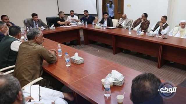 “الوطنية للنفط” تناقش إمكانية تنفيذ مشاريع تنموية بمنطقة الهلال النفطي