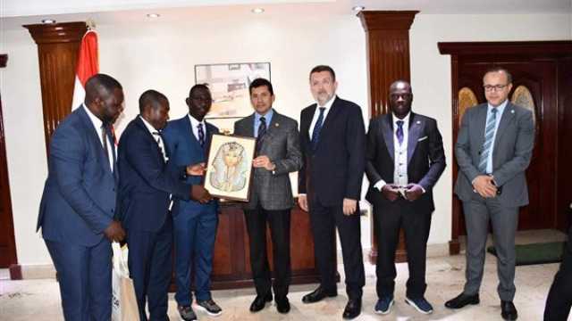 - أشرف صبحي يلتقي وفد الإتحاد الأوغندي لكرة القدم لبحث تعزيز التعاون المشترك