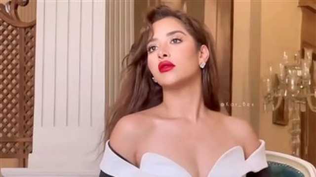 بأكثر من نصف مليون جنيه .. شاهد إطلالات بلقيس فتحي في كليب ألف روح مرأة