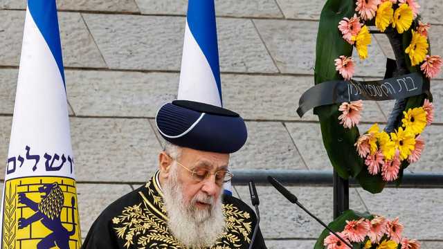 الحاخام يتسحاق يوسف: اعتقلوا المعلّمين الذين يقولون إن عمر الأرض ملايين السنين