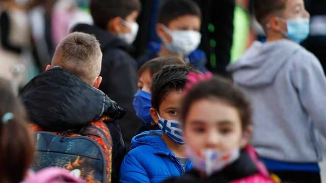 فجوة مناعية.. باحثون يرصدون ثمناً غير متوقّع لتدابير كوفيد-19 على الأطفال