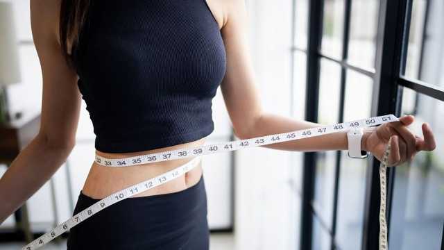 تعتقد أنك بخير؟ جسدك قد يخفي دهونًا خطيرة رغم جسدك الرشيق