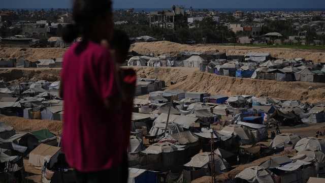 منظمة تحذّر: كل شخص في قطاع غزة يعيش وسط حقل ألغام مروّع