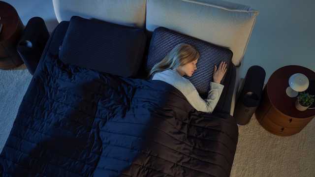 الدماغ لا ينام عشوائيًا... باحثون يرصدون التحوّل المنسّق من اليقظة إلى النوم