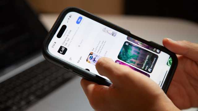 بين الحماية والوصاية.. Character.AI تغلق أبوابها أمام القُصّر بعد انتحار مراهق